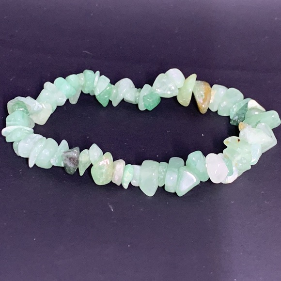 Dainty Green Chrysoprase Chip Bracelet - Picture 3 of 11